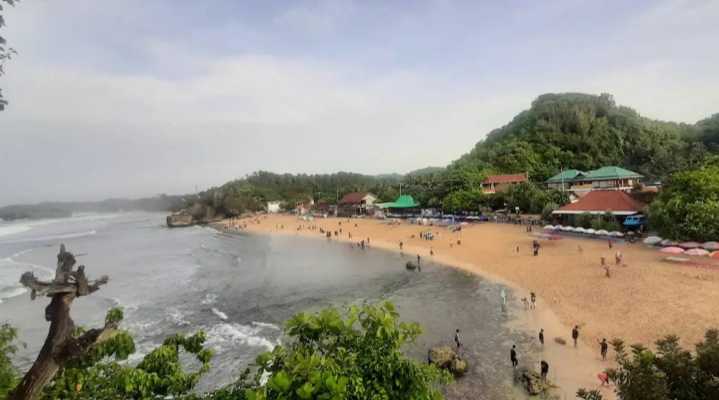 Pantai Indrayanti/(NativeIndonesia)