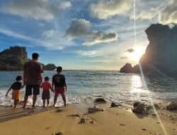 Pantai Nglambor, Jogja: Destinasi Snorkeling yang Memikat