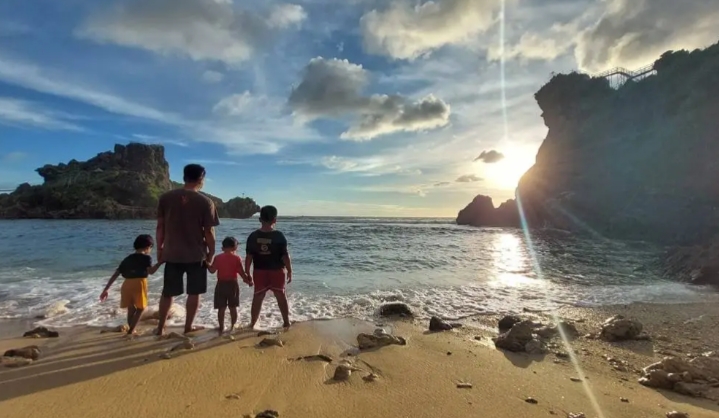 Pantai Nglambor Jogja