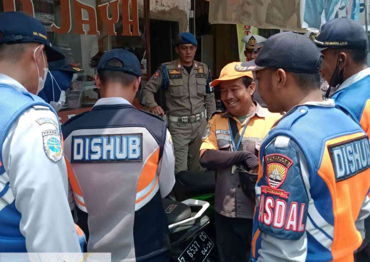 Parkir Liar di Sumedang