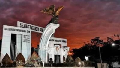Tugu Burung Sulangking/(celebesborneo)