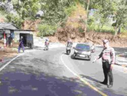 Gagal Nyalip, Seorang Pengendara Motor Tergilas Truk Tronton di Jalan Raya Jatinangor Sumedang