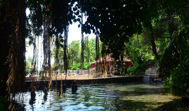 Wisata Mata Air Sirah Cipelang