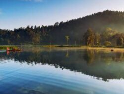 Situ Gunung, Sukabumi di Jawa Barat: Pesona Wisata Alam yang Memukau