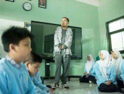 Inspiratif! Penyandang Disabilitas Asal Bandung Ini Mampu Raih Mimpi Jadi Guru