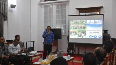 Pj Bupati Sumedang Herman Suryarman menerima jajaran LLDikti wilayah I dan IV di Gedung Negara, Rabu (29/11/2023)
