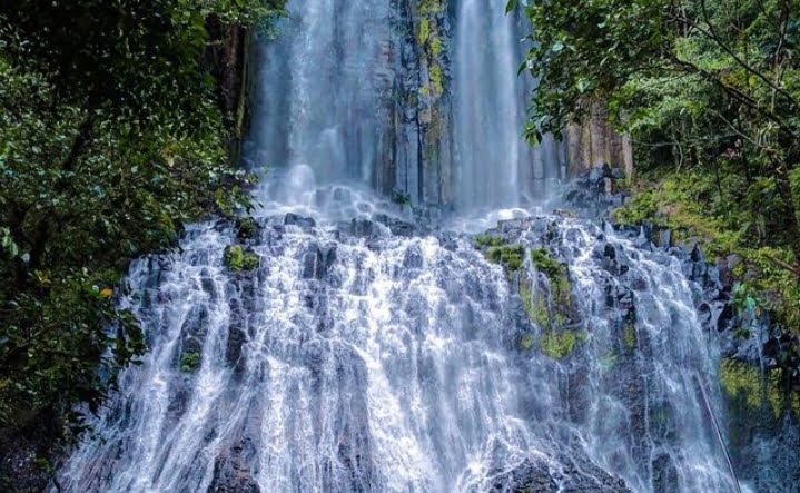 10 Air Terjun Memukau di Pulau Kalimantan/(instagram/@enjoykalbar)
