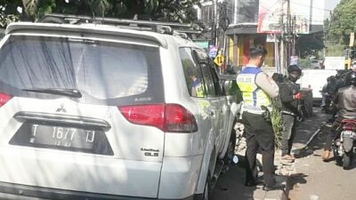 Mitsubishi Pajero dan Mio Bertabrakan di Gunung Batu, Pengemudi Motor Terluka