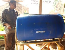 Kolaborasi Dosen ITB dan UIN Bandung, Petani di Rancakalong Dilatih Ilmu Pembuatan Pupuk