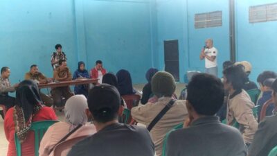 Dana Desa Rp233 Juta Diselewengkan, Warga Geruduk Kantor Desa Nagarawangi Sumedang