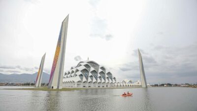 Bocah Perempuan Usia 4 Tahun Tewas Tenggelam di Kolam Masjid Raya Al Jabbar