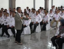 Kades di Sumedang Diminta Hadirkan Hati dan Niatkan Beribadah dalam Membangun Desa
