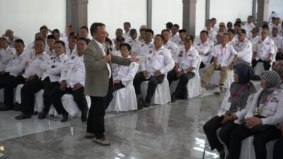 Kades di Sumedang Diminta Hadirkan Hati dan Niatkan Beribadah dalam Membangun Desa