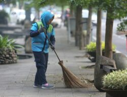 Timbunan Sampah ‘Hantui’ Malam Tahun Baru 2024 di Bandung, Ini Langkah DLH