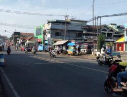 Sehari Jelang Pergantian Tahun, Situasi Arus Lalin di Depan Alun-alun Tanjungsari Lancar