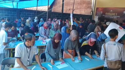 Libatkan 700 Warga, KPU Sumedang Targetkan Sortir Lipat Surat Suara Rampung Akhir Januari