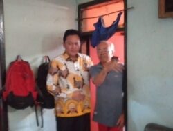 Akur Sapa Warga di Cibeusi Jatinangor, Pastikan Warga Kurang Mampu Terima KIS BPJS