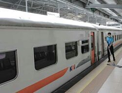 Usai Tragedi Tabrakan 2 Kereta, Operasional KA Commuter Line Sudah Kembali Normal