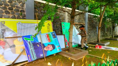 Satpol PP Tertibkan APK dan APS Melanggar di Sumedang, Salah Satunya Melanggar Perda K3