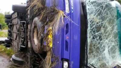 Truk Rombongan Peziarah Terguling di Saguling, 5 Tewas Belasan Terluka