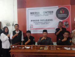 Hasil Pengawasan Logistik, Panwaslu Situraja Sumedang Temukan Kekurangan Kotak Suara