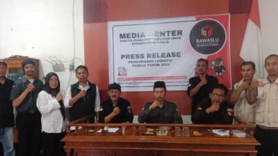 Hasil Pengawasan Logistik, Panwaslu Situraja Sumedang Temukan Kekurangan Kotak Suara