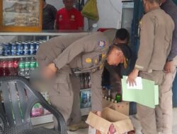 Satpol PP Sumedang Amankan Puluhan Botol Miras di Warung Tak Jauh dari TPS