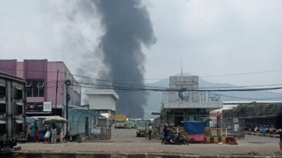 Belum Sembuh Diterjang Angin Puting Beliung, Kini PT Kahatex Kebakaran Hebat