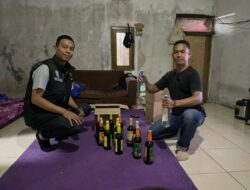 Sambut Bulan Suci Ramadan, Ratusan Botol Miras Berhasil Disita Tim Kelongwewe Satpol PP Sumedang