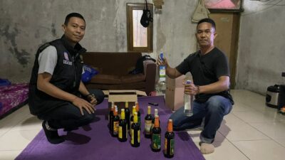 Sambut Bulan Suci Ramadan, Ratusan Botol Miras Berhasil Disita Tim Kelongwewe Satpol PP Sumedang