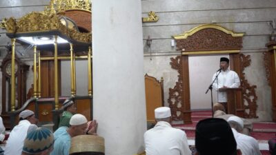 Di Hari Pertama Tarawih, Umat Islam di Sumedang Diajak Tingkatkan Kapasitas Spiritual dan Sosial
