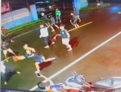 Detik-detik Aksi Perang Sarung Sekelompok Remaja di Sumedang Viral di Medsos