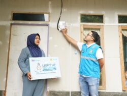 Berbagi Kebahagiaan di Bulan Ramadan, PLN UP3 Sumedang Nyalakan Serentak 17 Pelanggan Aliran Listrik Gratis