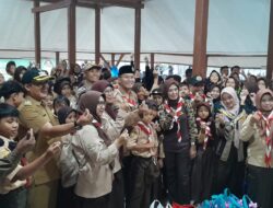 Kenalkan Program Rantang Pramuka, Erwan Setiawan Ajari Pramuka Berbagi