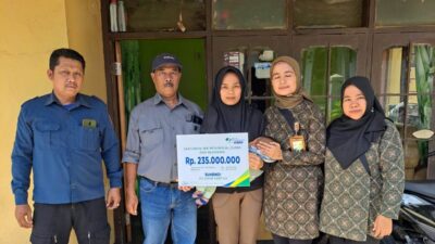 BPJS Ketenagakerjaan Serahkan Santunan JKK dan JKM Kepada 2 Warga Paseh Sumedang