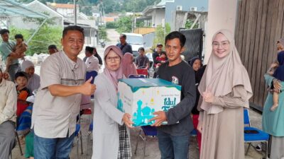 Grosir Pratama BSM 2 Berbagi Kasih di Bulan Suci Bersama Warga