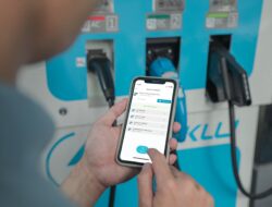 Pastikan 1.299 Unit SPKLU Se-Indonesia Siaga Melayani Mobil Listrik, Dirut PLN Inspeksi Langsung ke Jalur Mudik