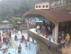 Satpol PP Sumedang Edukasi Wisatawan di Objek Wisata