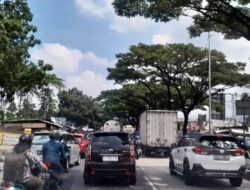 Arus Balik Lebaran H+6 Situasi Arus Lalin di Gerbang Tol Cileunyi Padat