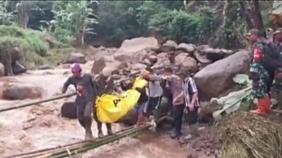 Seorang Petani Tewas Terseret Banjir Bandang di Kertasari