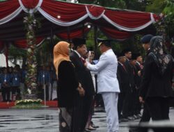 Sukses Torehkan Prestasi untuk Sumedang, Dony Ahmad Munir Dianugerahi Satyalancana Karya Bhakti Praja Nugraha