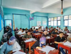 Panwaslu Kecamatan Existing di Sumedang Jalani Evaluasi Tertulis untuk Pengawas Ad Hoc Pilkada 2024