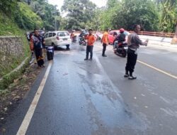 Sejumlah Kendaraan Tergelincir Akibat Tumpahan Solar di Jalan Cadas Pangeran Sumedang