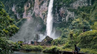 Bak Negeri Kahyangan, Curug Ngebul di Cianjur ini Jadi Tujuan Wisata Jabar