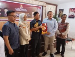 Denden Imadudin Balon Wakil Bupati Sumedang Kembalikan Formulir ke Gerindra