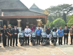 Mengajar di Tempat Terpencil, Empat Guru di Sumedang Ini Dihadiahi Sepeda Motor