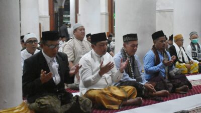 Sholat Subuh Berjemaah Sembari Zakat, Jadi Solusi Hapus Miskin Ektrem di Sumedang