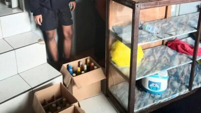 Periksa Warung di Jalur Objek Wisata, Polsek Soreang Temukan Puluhan Botol Miras