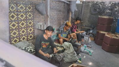 Sumringah, Perajin Gelasan Tanjungsari Sumedang Dapat Beli Pertalite