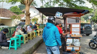 Tak Lengkap Rasanya, Jika ke Sumedang Tak Mampir ke Mie Ayam Binokasih